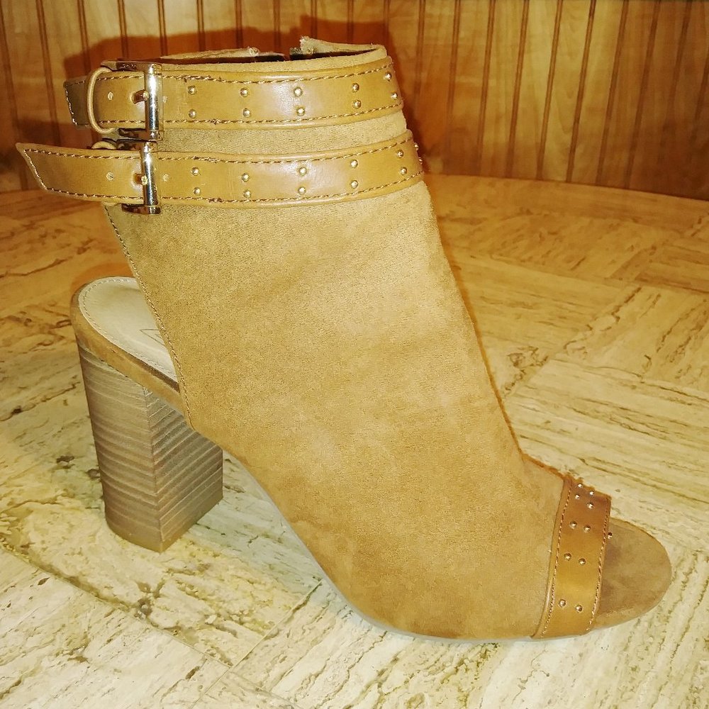 New Direction peep toe zip up bootie size 8